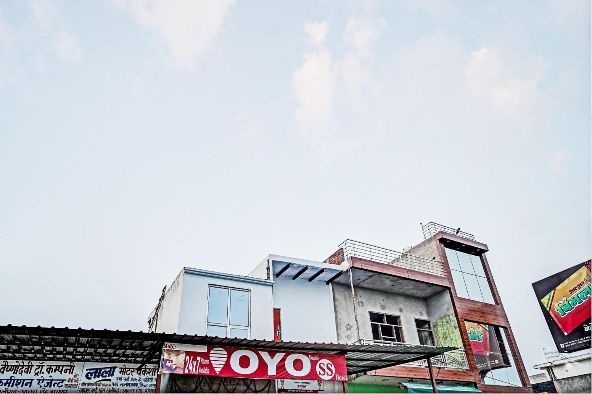 Oyo Double Ss Hotel Hāthras Exterior photo